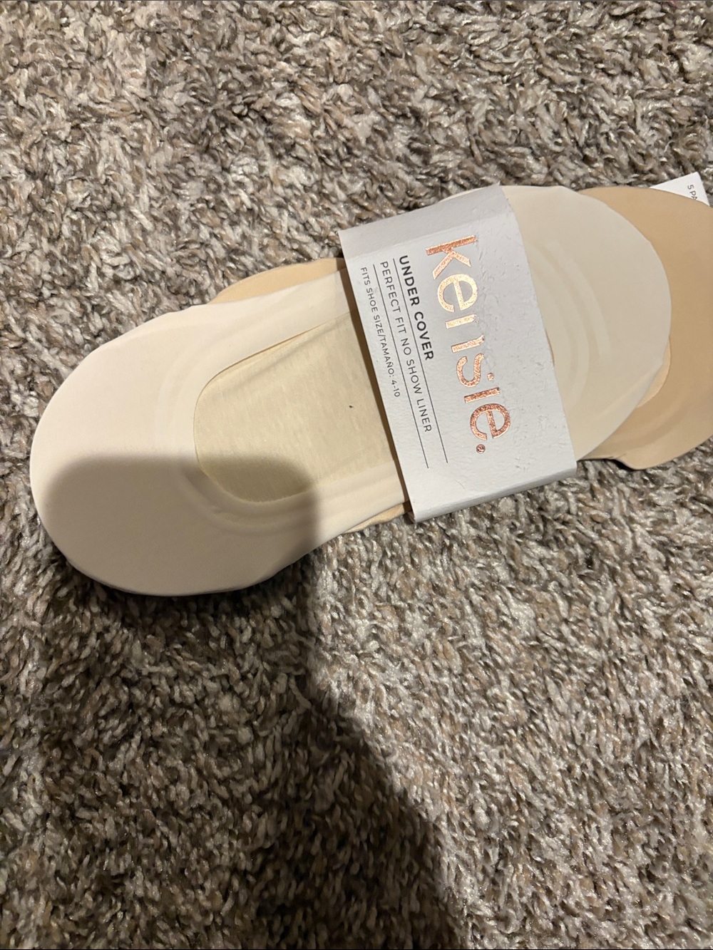 FREE in bundle NWT 2 pair kensie No-Show Liner Socks in Nude/Beige